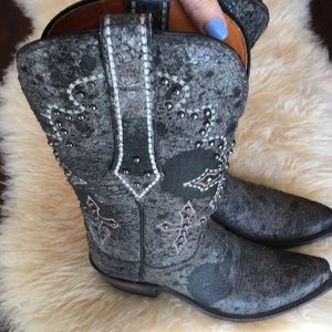 1883 Lucchese’s 💕